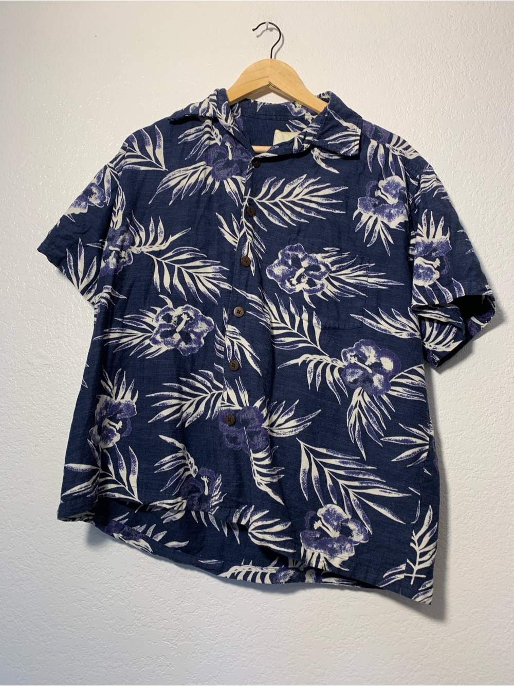 Vintage Hawaiian Sands Club Campy Button-Down Shirt Cotton Rayon | M